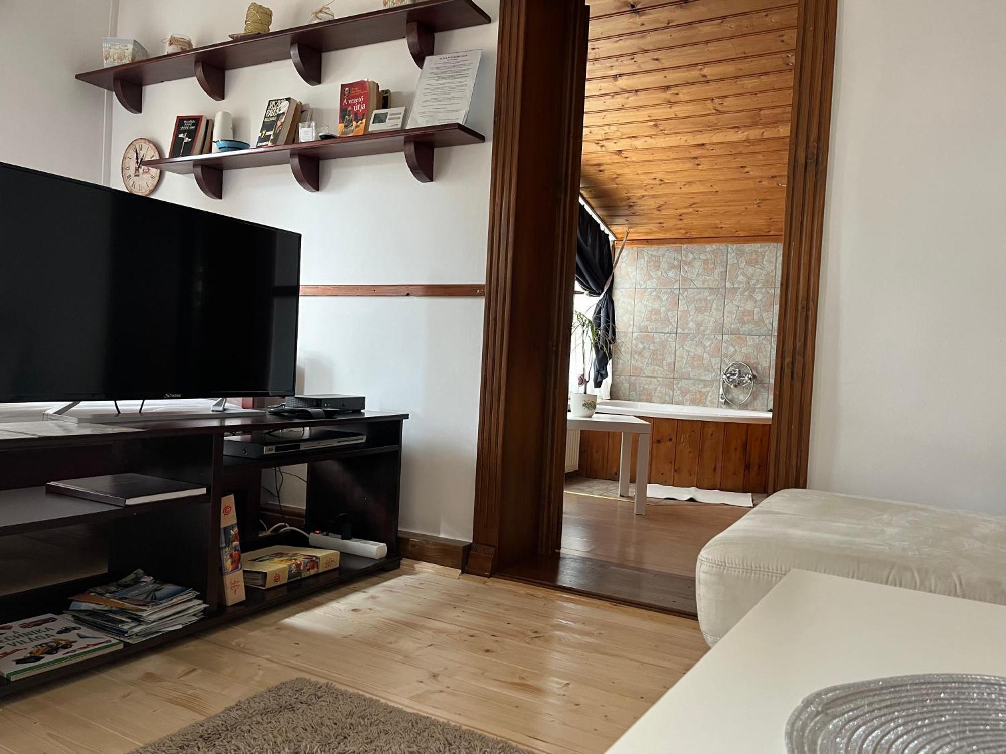 Idill Ueduelohaz Villa Tiszafured Exterior photo
